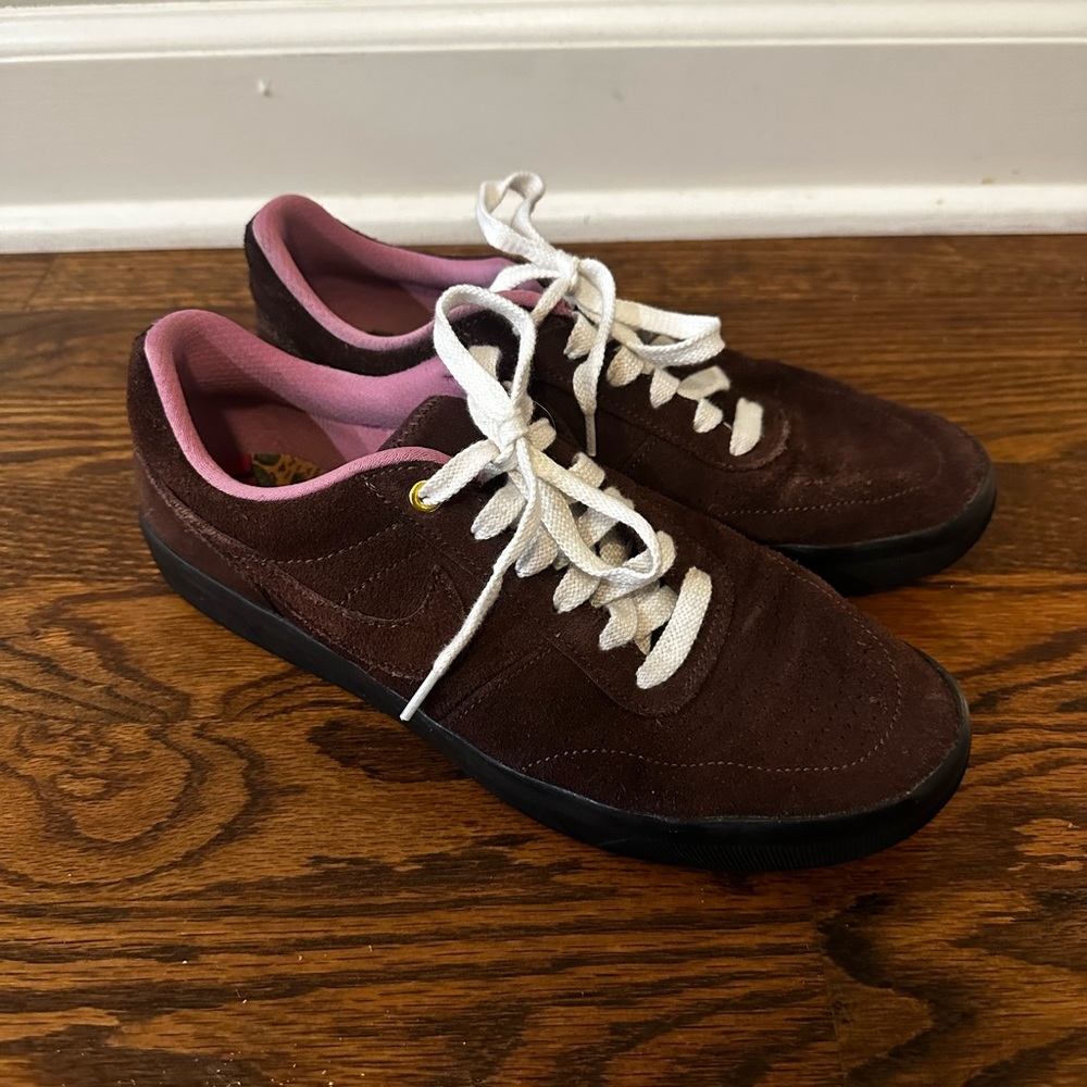 Nike SB Team Classic Skater Shoes